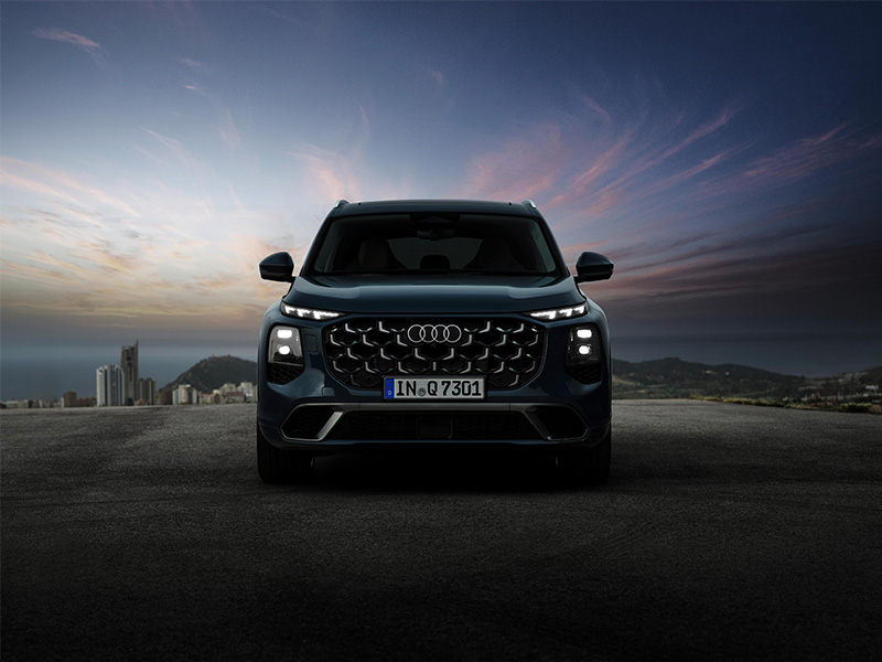 Audi Q7 at sunset